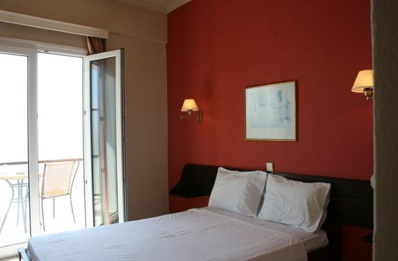 Aegli Hotel Perama  Habitación foto