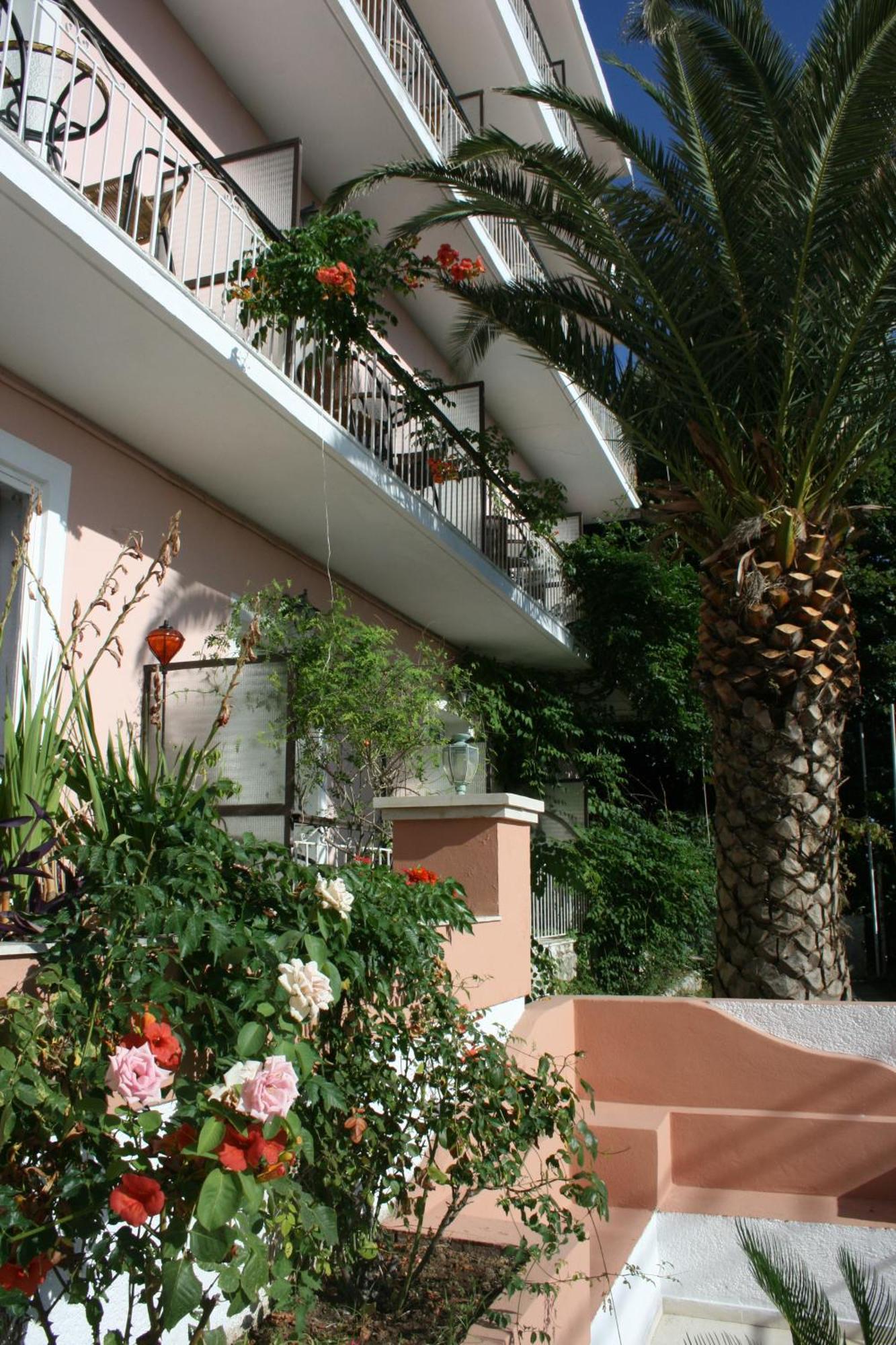 Aegli Hotel Perama  Exterior foto
